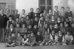 Escuelas Nacionales El Progreso. Clase de D. José Uriel-1948